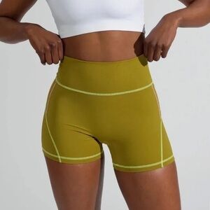 Buffbunny Wave Shorts - M - Olive